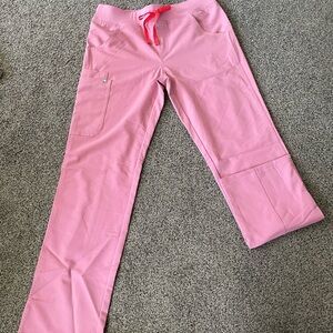 Figs pink (chalk) scrub pants size small